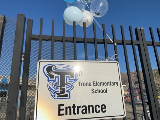 Elementary Gate with Balloons